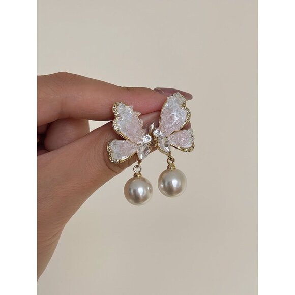Butterfly pearl earrings for non-pierced ears, clip earrings - Picture 3 of 7
